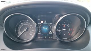 Jaguar E-Pace 2018-thumb-11