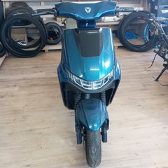 Yadea Electric Scooter 2023 T9L