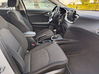 Kia XCeed 2022 1.5 160hp 48V HYBRID OPTIMUM-thumb-24