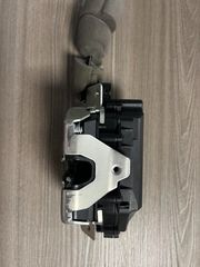 ΚΛΕΙΔΑΡΙΑ ΠΟΡΤ ΜΠΑΓΚΑΖ ΕΙΣΑΓΩΓΗΣ Α1647400735 ML W164 ΚΑΙ W211