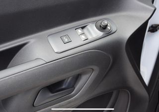 Peugeot Partner 2023-thumb-8