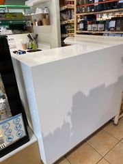 Πάγκος εργασίας – Ταμείο γωνιακός με καπάκι λευκού γρανίτη