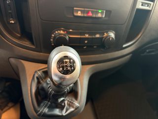 Mercedes-Benz Vito 2023 116 Long 163ps*3Θεσεις*Euro6d*Navi*Full Extra*Book Service*-thumb-25