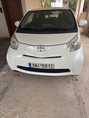 Toyota iQ 2011