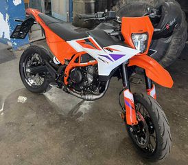 KTM 390 SMC R 2025-thumb-5