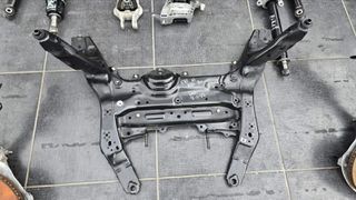 ΓΕΦΥΡΑ ΕΜΠΡΟΣ BMW F70