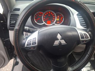 Mitsubishi L200 2013-thumb-26