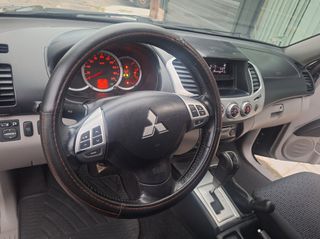 Mitsubishi L200 2013-thumb-30