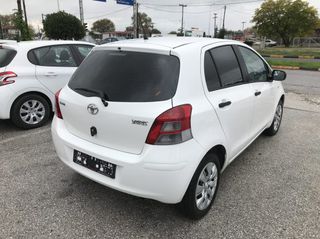 Toyota Yaris 2010-thumb-18