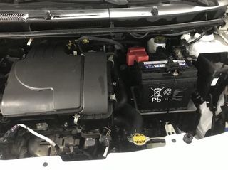 Toyota Yaris 2010-thumb-5