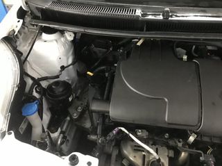 Toyota Yaris 2010-thumb-8
