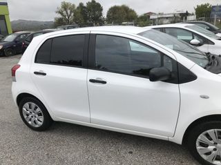 Toyota Yaris 2010-thumb-14
