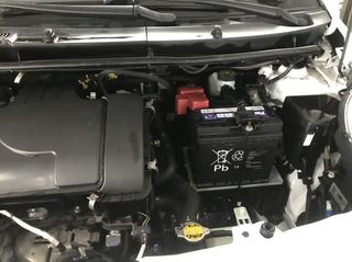 Toyota Yaris 2010-thumb-6