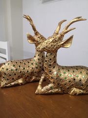 Πωλούνται χρυσά ξύλινα ελαφάκια για διακόσμηση