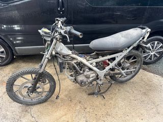 Lifan sport 125cc ανταλλακτικα μονο κομματια!!!