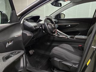 Peugeot 3008 2018 Business 1.5 Diesel EAT8-thumb-6