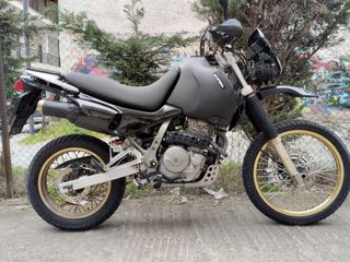 Honda NX 650 Dominator 2000