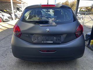 Peugeot 208 2015-thumb-4