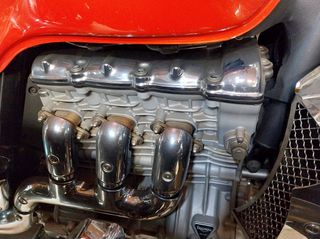 Triumph rocket lll 2300 ολη η μοτοσυκλετα
