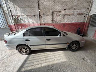 Toyota Avensis 2002