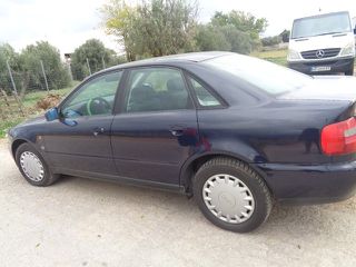 Audi A4 1997-thumb-5