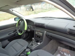 Audi A4 1997-thumb-9