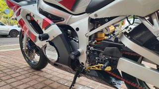 Yamaha YZF-R6 1999 YZF-R6-thumb-4