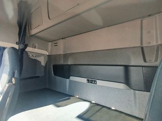 Volvo 2011 FH 13 500-thumb-27