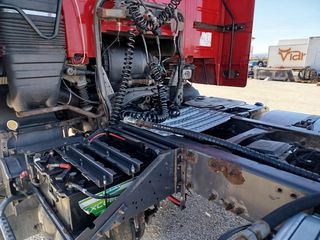 Volvo 2011 FH 13 500-thumb-17