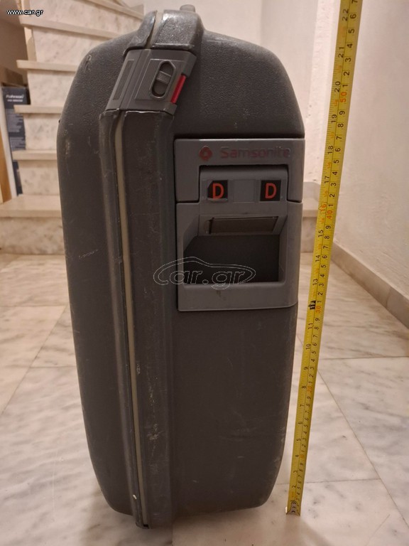 Samsonite grey suitcase in very good condition