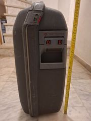 Samsonite grey suitcase in very good condition