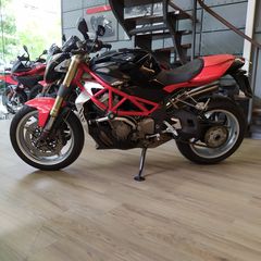 Mv Agusta Brutale 910 S 2005-thumb-5