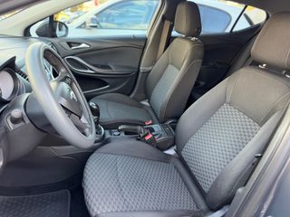 Opel Astra 2016-thumb-10