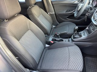 Opel Astra 2016-thumb-12