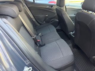 Opel Astra 2016-thumb-14