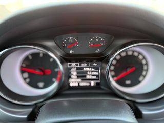 Opel Astra 2016-thumb-15