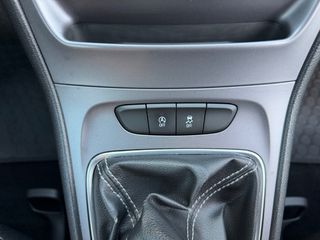 Opel Astra 2016-thumb-22
