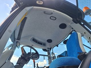 Τρακτέρ New Holland 2010 T 7030 SUPER STEER-thumb-10