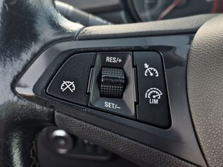 Opel Corsa 2016-thumb-13