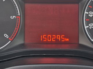 Opel Corsa 2016-thumb-15