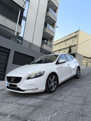 Volvo V40 2015 D2 R DESIGN