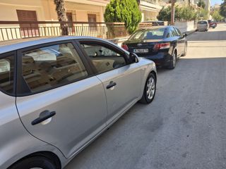 Kia Ceed / cee'd 2009-thumb-5