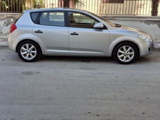 Kia Ceed / cee'd 2009-thumb-15