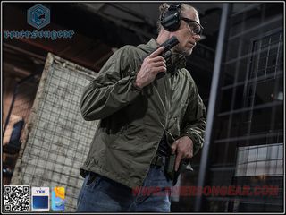 Πανάλαφρο αντιανεμικό/αντιηλιακό/υδατοπαωθητικό τζάκετ "τσέπης" BATWING EMB9733RG της EmersonGear®