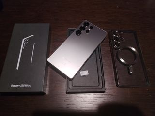 Samsung S 25 Ultra 12/512 Titanium Silver 1 μήνα αψεγάδιαστο με αποδειξη αγοράς και εγγύηση 2 χρόνων