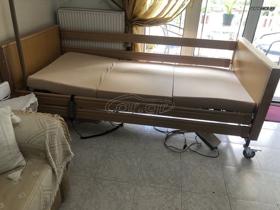 Νοσοκομειακό ηλεκτρικό κρεβάτι με ξύλινο σκελετό κ χειριστήριο
