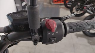 Royal Enfield Guerillia 450 2025-thumb-13
