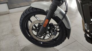 Royal Enfield Guerillia 450 2025-thumb-14
