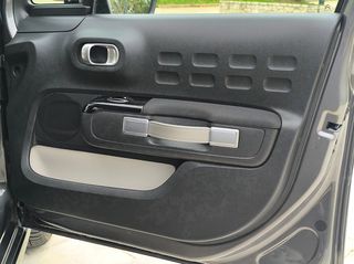 Citroen C3 2022 SHINE 1.2 PURETECH 110 HP-thumb-41
