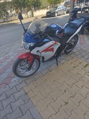 Honda CBR250R 2012-thumb-1